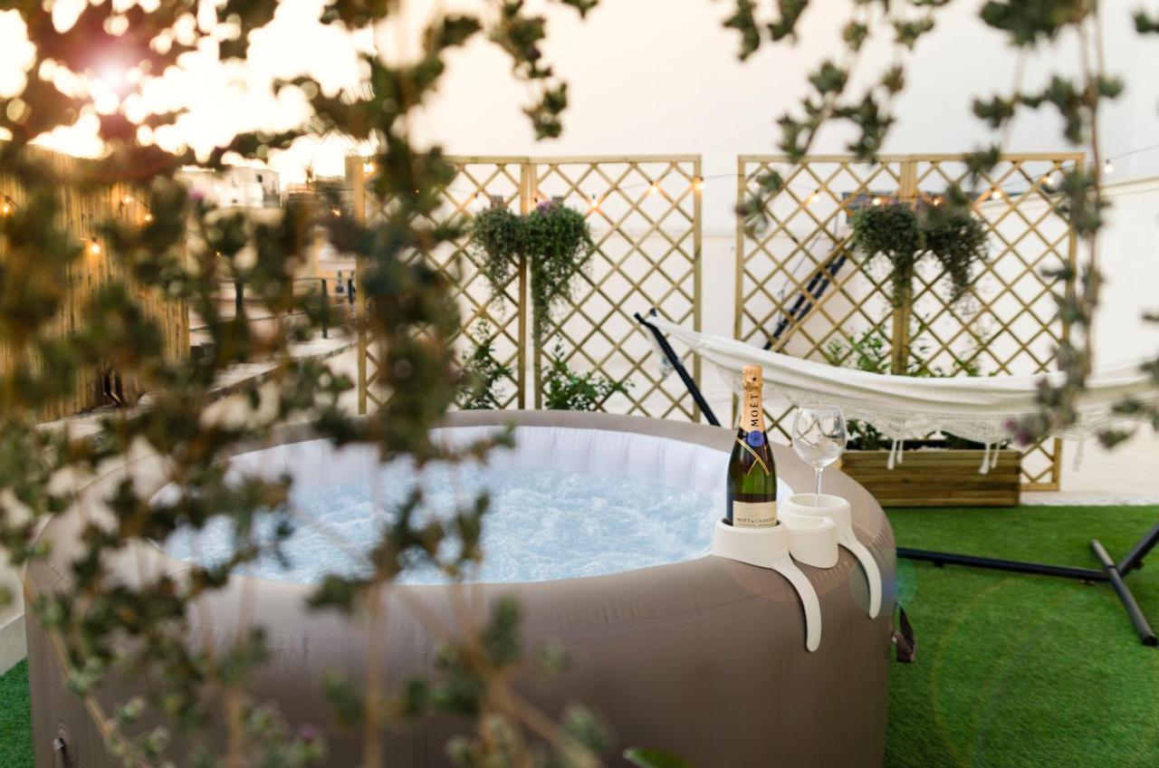 Apartament Apulialux Penthouse & Garden Con Spa In Centro Bari Zewnętrze zdjęcie